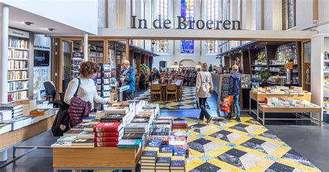 Illustratie van een oude boekenwinkel