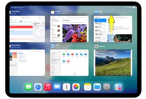 Illustratie van het sluiten van apps op een Apple TV via de multitasking-interface.