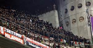 Foto van een juichende Nederlandse voetbalclub tijdens een Champions League wedstrijd