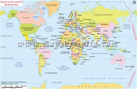 Kaart van de wereld met routes van bekende reisprogramma's