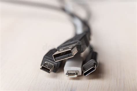 Illustratie van verschillende HDMI-connectoren (Type A, Mini, Micro)