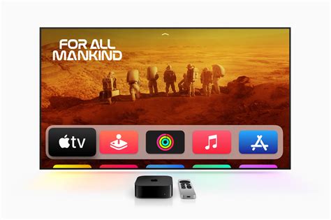 Visuele weergave van de Apple TV 4K, met een pijl die de geschatte locatie van de IR-sensor op de linker voorkant aanwijst.