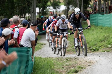 Overzicht van de World Cup Cyclocross kalender voor het seizoen 2023-2024 met de locatie Waterloo.