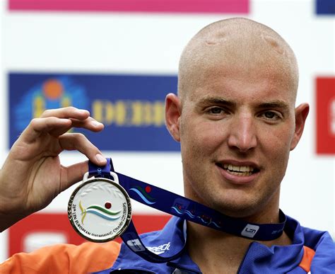 Maarten van der Weijden in actie tijdens een van zijn langeafstandszwemevenementen.