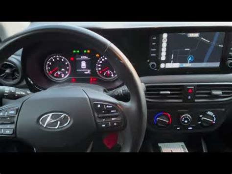 Illustratie van stuurwielbediening voor de boordcomputer van een Hyundai i10