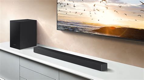 Afbeelding van een Samsung TV met een bijpassende Samsung soundbar.