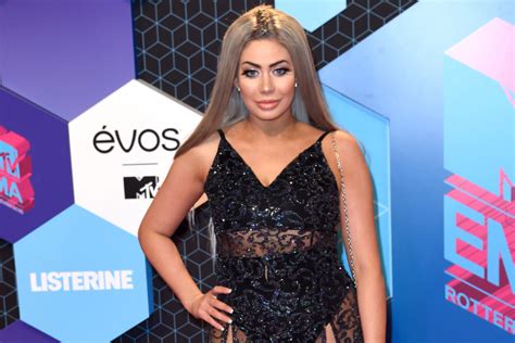 illustratie van de cast van Geordie Shore die aan het uitgaan is