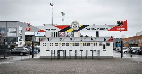 Stadionsfeer van het Daknamstadion