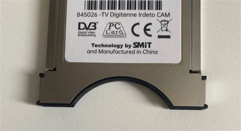 Diagram dat de verbinding van een CI+ module met een TV en externe harde schijf voor opnames illustreert