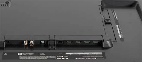Overzicht van de aansluitingen op de achterkant van de Sony KD-43XH8096 met labels