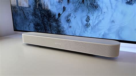 Foto van de Sonos Beam (Gen 2), Ray, twee Era 100 speakers en een Sub Mini.
