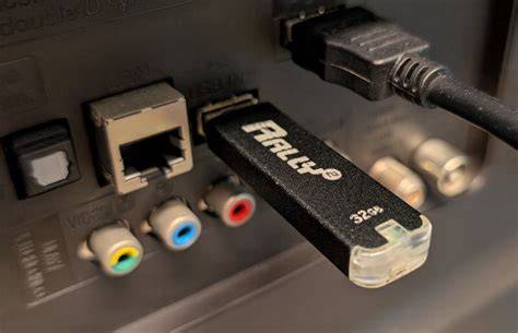 Een USB-poort op een TV met de specificatie van het uitgangsvermogen
