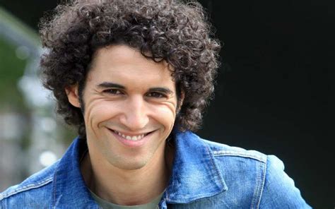 Acteur Achmed Akkabi in zijn rol als Paus.