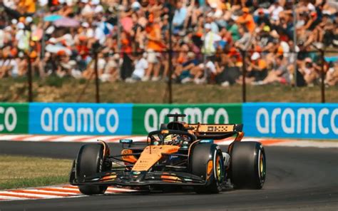 Foto van Oscar Piastri die de GP van China 2025 wint