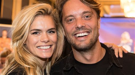 Nicolette van Dam en Winston Gerschtanowitz in De Bloemenstal