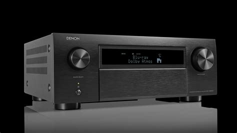 Foto van de Denon AVR-X8500H, het vorige vlaggenschip, met nadruk op de bouwkwaliteit