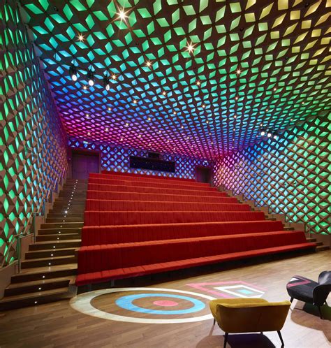 Infographic: Overzicht van de DVD specificaties met iconen voor beeld, geluid en taal