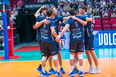 Teamfoto van NovaTech Lycurgus met de nieuwe aanwinsten