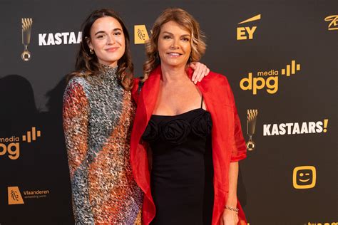 Een foto van Goedele Liekens en Filip Peeters die een uitdaging aangaan in 