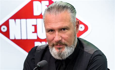 Foto van Eric Corton in de radiostudio.