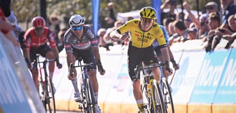 Foto van Matthew Brennan na zijn overwinning in de GP Denain