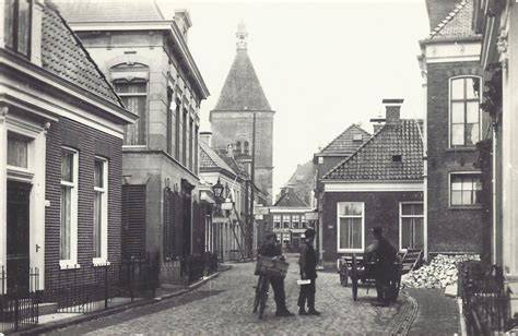 Historische foto van Alex Steinweiss en een vroege albumhoes