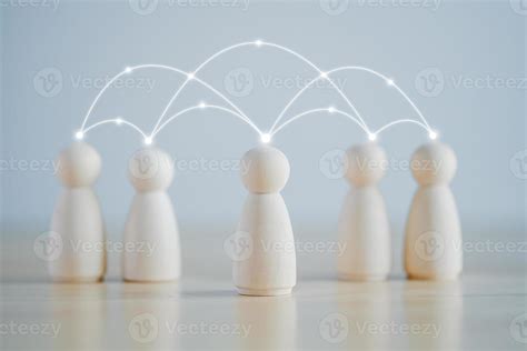 Visuele uitleg van de Replica-app, die de verbinding met Chromecast en de optie voor schermspiegeling toont.