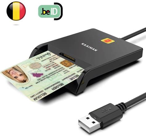 Illustratie van een smartcard en een kaartlezer, die de fysieke componenten van smartcard-authenticatie symboliseren.