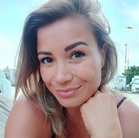 collage van screenshots uit de programma's Seks voor de Buch, Ik heb het nog nooit gedaan en Fans!