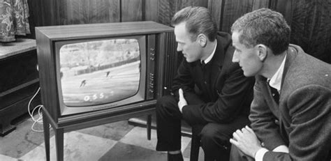 Historische zwart-wit televisie uit de beginperiode van de TV.
