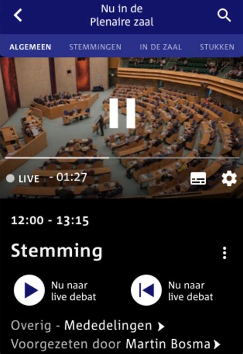 Screenshot van de Debat Direct app met live videostream en aanvullende informatie