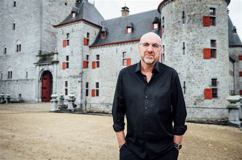 Eric Goens in gesprek met een bekende Vlaming, passend bij het thema 'De Zomer Van'