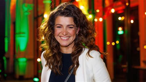 Merel Westrik in de studio van RTL Nieuws