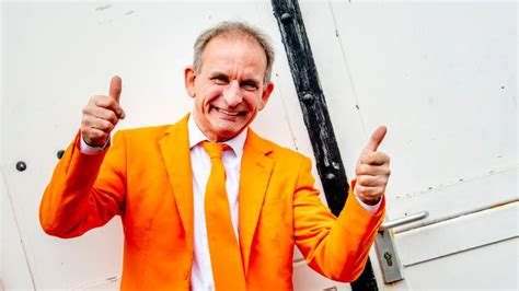 Foto: Johan Vlemmix in actie met een van zijn creatieve voertuigen.