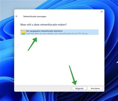 Schematische weergave van het toevoegen van een netwerklocatie in Kodi, met velden voor protocol, servernaam, gedeelde map, gebruikersnaam en wachtwoord.