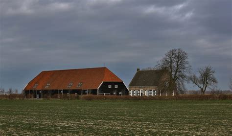 Boerderij in Zeeland tijdens de oogsttijd