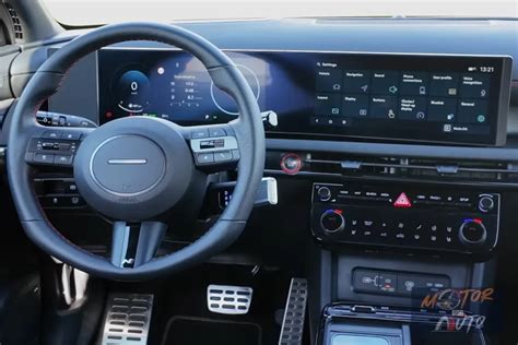 Dashboard van een Honda Stream met zichtbare meters en bedieningselementen