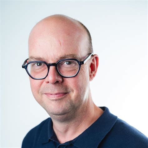 Illustratie die het belang van een vrije zichtlijn naar de satelliet aantoont