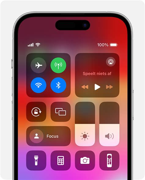 Screenshot van het toevoegen van de Apple TV Remote aan het bedieningspaneel op een iPhone.