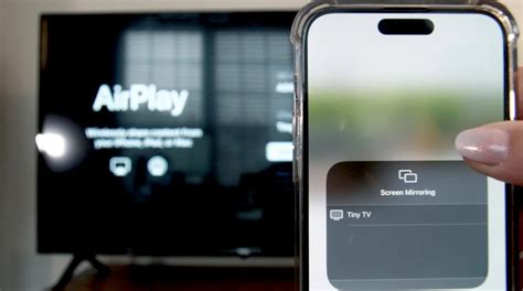 Infographic die het proces van scherm spiegelen via AirPlay van iPhone naar Smart TV uitlegt.