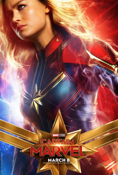 Poster van de film Captain Marvel met Brie Larson in haar superheldenpak.