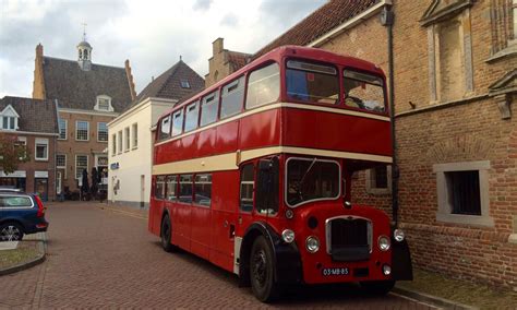 De iconische dubbeldekker bus van 