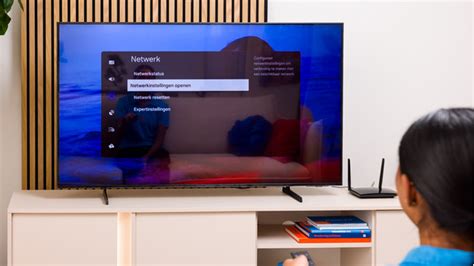 Visuele gids voor het navigeren door de netwerkinstellingen op een Sony TV