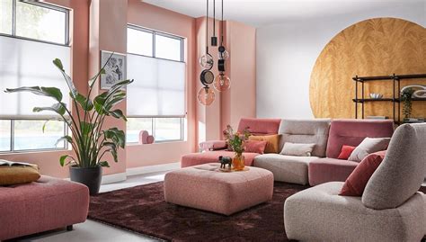 afbeelding van een interieur met ontevreden bewoners