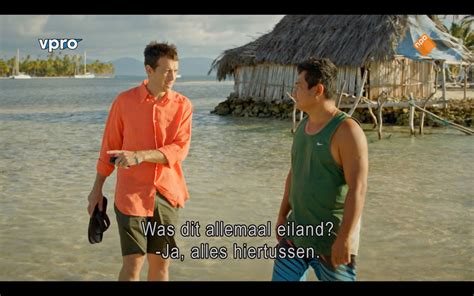 fotografie van Stef Biemans die een brief schrijft in een typisch Andalusisch landschap