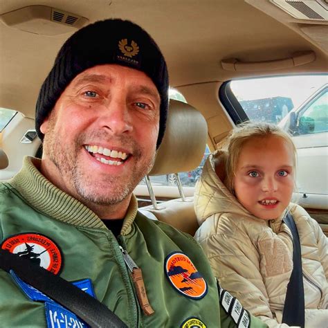 Schema van een modulator die een composiet signaal omzet naar een RF-signaal voor de antenne-ingang van een TV.