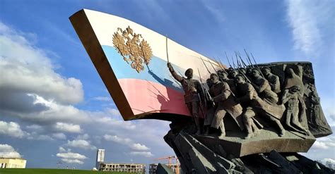 Schema dat de belangrijkste oorzaken van een vastlopende pc illustreert: softwareproblemen, hardwareproblemen, overbelasting van het systeem.