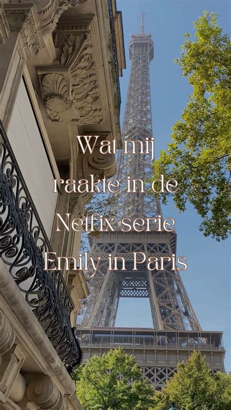 Screenshot van de serie Emily in Paris met Emily in een Parijse setting