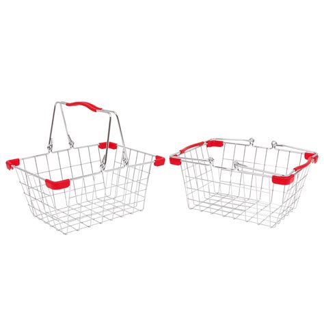 Illustratie van diverse boodschappenmandjes, met een focus op Spaanse producten.