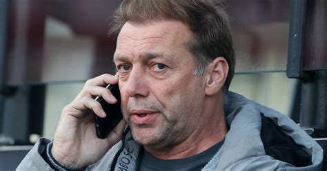 foto van Paul Bosvelt in zijn jongere jaren als voetballer